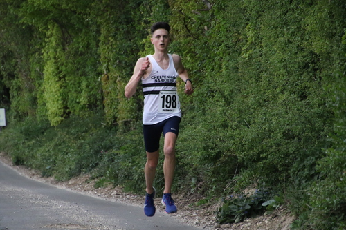 photo 1740 of a runner