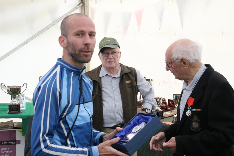 photo 2629 of a runner