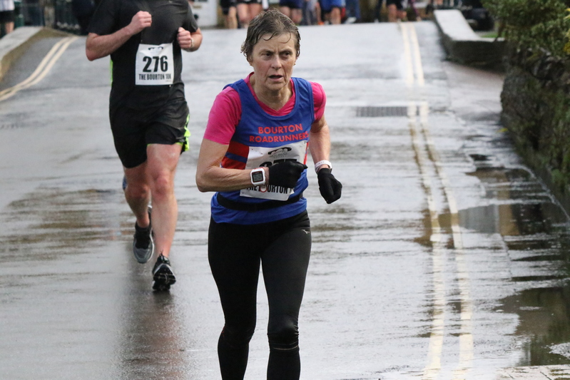 photo 1445 of a runner