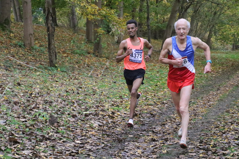 photo 3074 of a runner