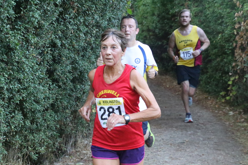 photo 1323 of a runner